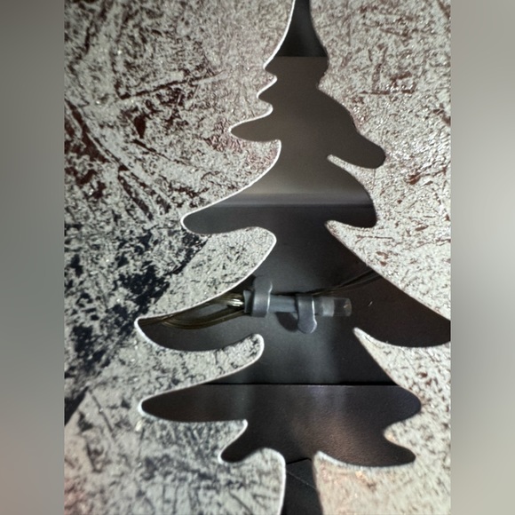 Holiday Star Merry Christmas Reindeer Snowflake Light Up Metal Wall/Shelf Decor - Picture 6 of 11